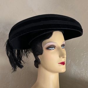SHOWSTOPPER 1980s' DESIGNER BLACK FELT CARTWHEEL HAT + LARGE OSTRICH FEATHER